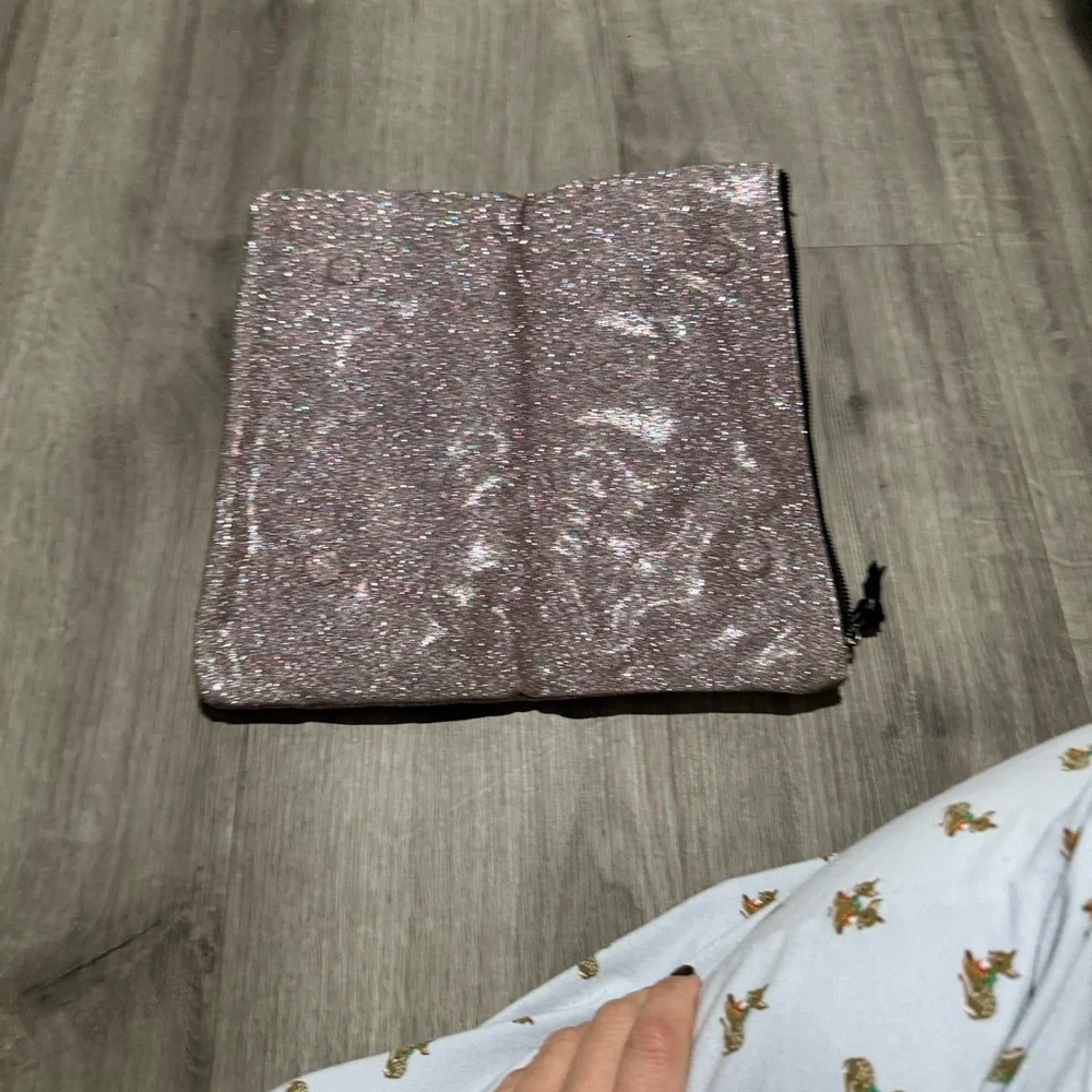 BCBG Generation Glittery Pink‎ clutch